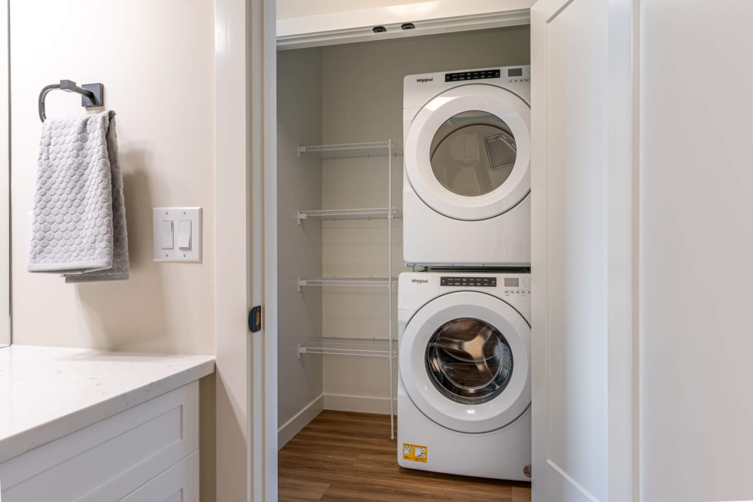 Full Bathroom/Laundry